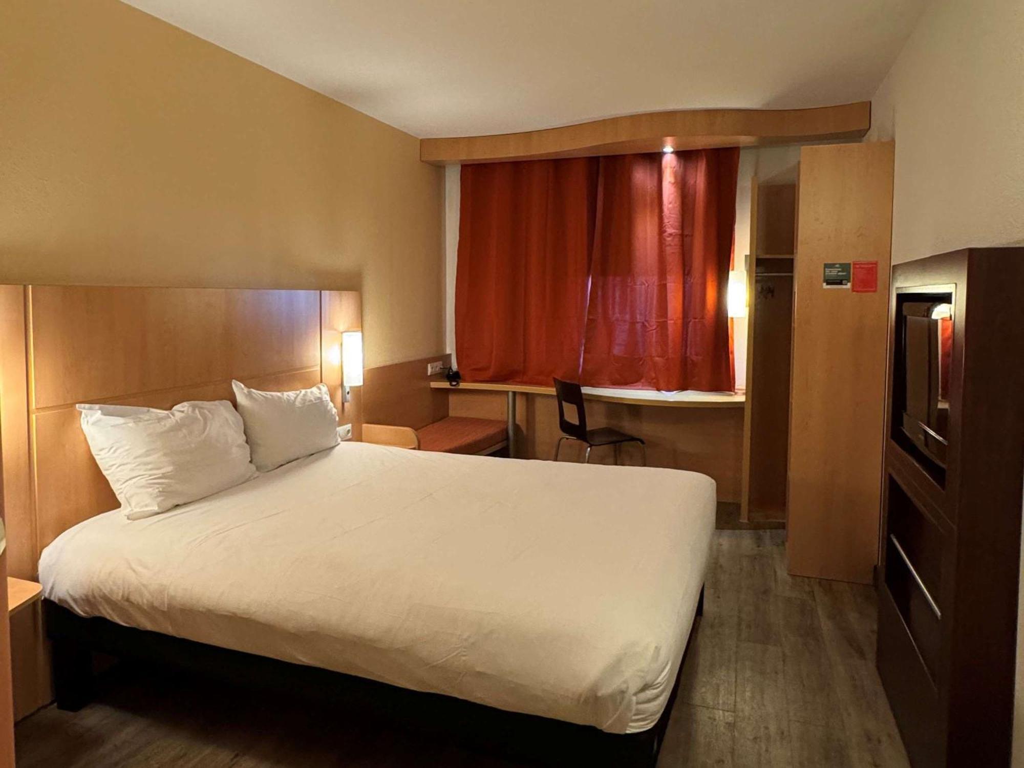 Ibis Istres Trigance Hotel Екстериор снимка