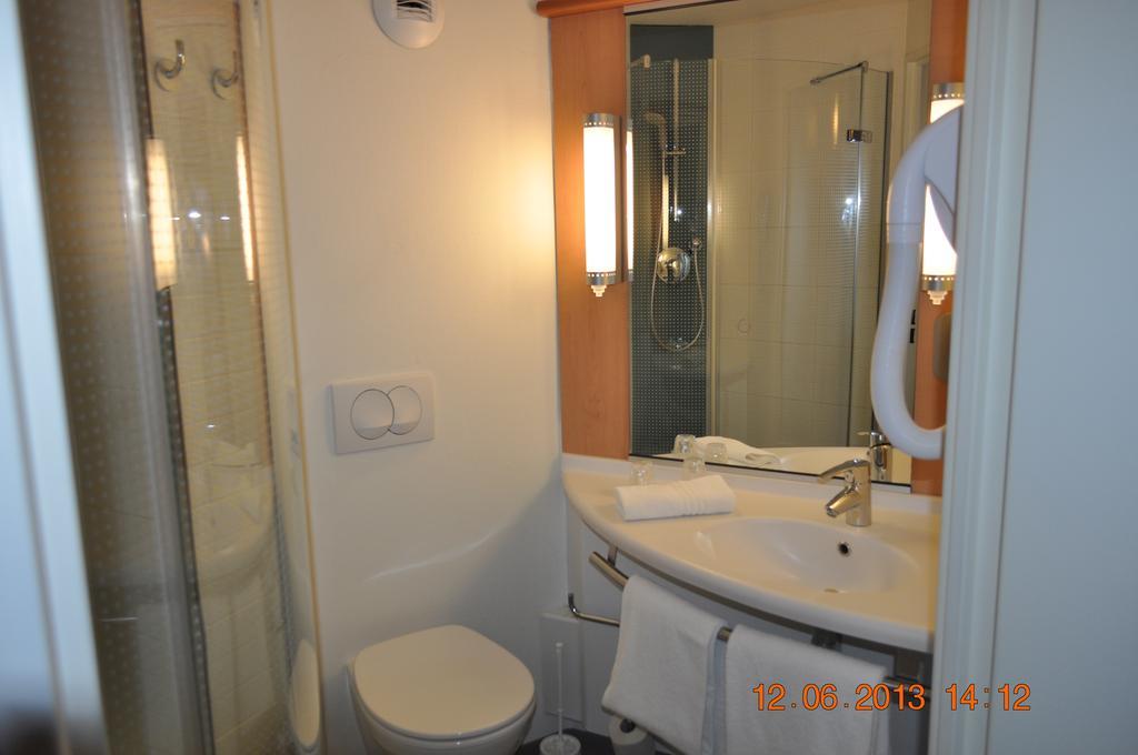 Ibis Istres Trigance Hotel Екстериор снимка